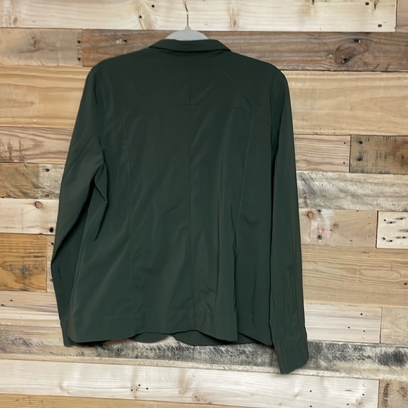 Eddie Bauer size Large Lightweight Olive Green Jacket with Zip Up Pockets - Picture 8 of 8